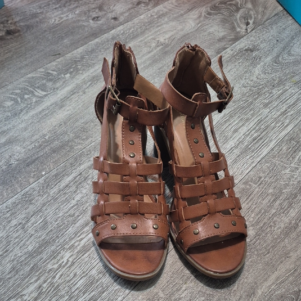 Maurices Tan Strappy Sandals‎